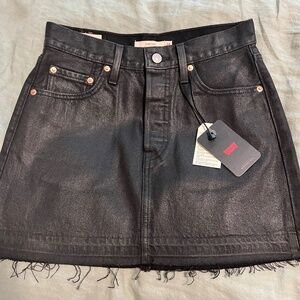 Levi’s Icon Coated Black Skirt